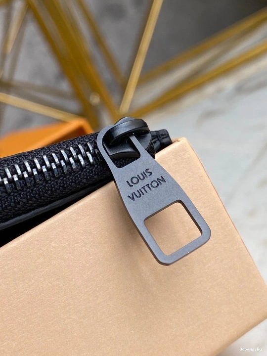MULTI TRUNK CARD HOLDER VUITTON LOUIS 0601